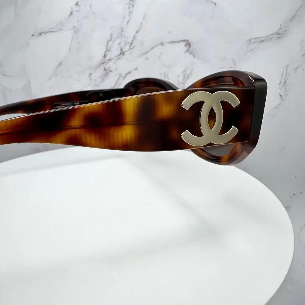 New CHANEL Sunglasses - Picture 13 of 16